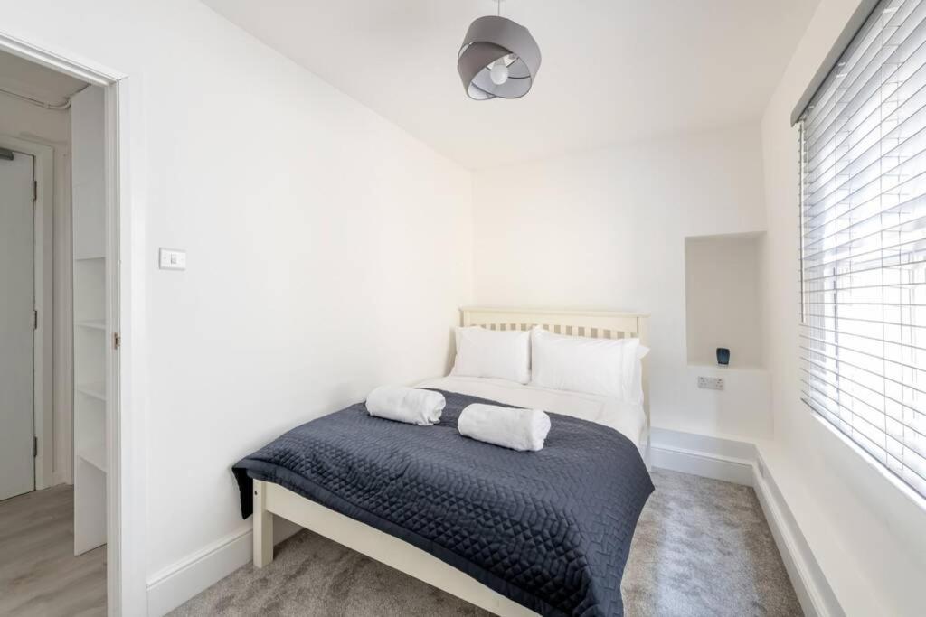 2 Bed City Centre Apartment 1 Min From Bath Abbey Экстерьер фото