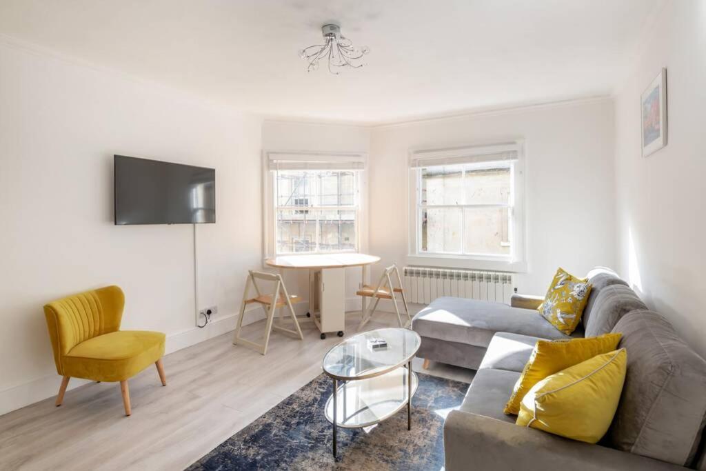 2 Bed City Centre Apartment 1 Min From Bath Abbey Экстерьер фото